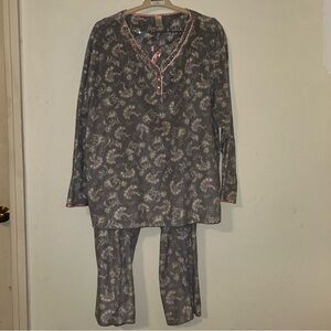 Adonna Woman Gray and Pink Sleepwear Set